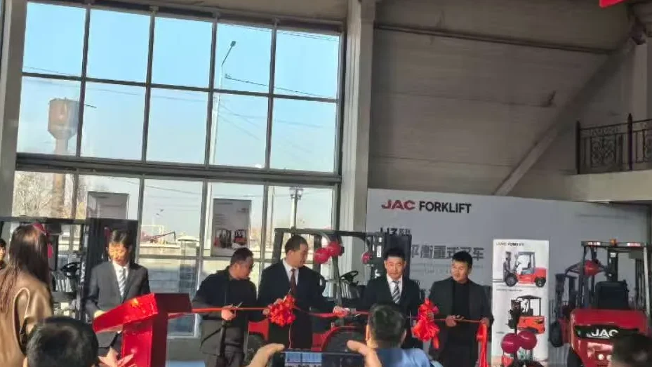 伯狐海外数字营销代表受邀出席江淮汽车阿拉木图经销商大会,共商中亚市场发展新篇章插图2 伯狐海外数字营销代表受邀出席江淮汽车阿拉木图经销商大会,共商中亚市场发展新篇章插图2