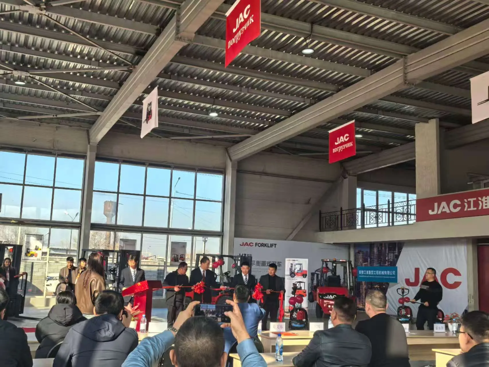 Burfox Overseas Digital Marketing Representatives Invited to JAC Almaty Dealer Conference to Discuss New Chapter of Central Asia Market Development Thumbnails